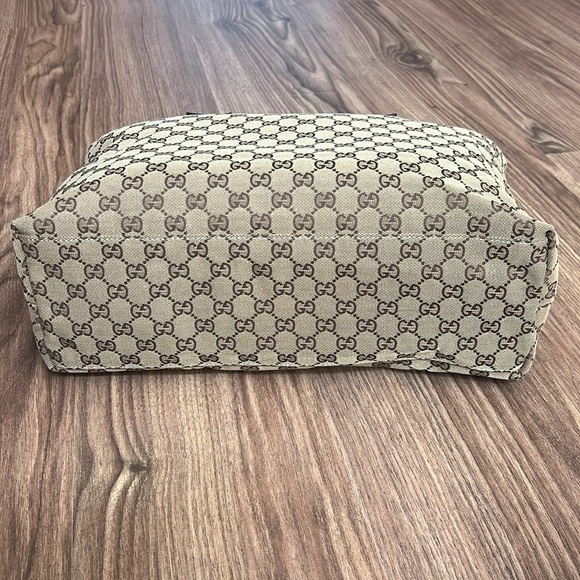 A291- 💯 % authentic Gucci shoulder bag - Picture 10 of 16